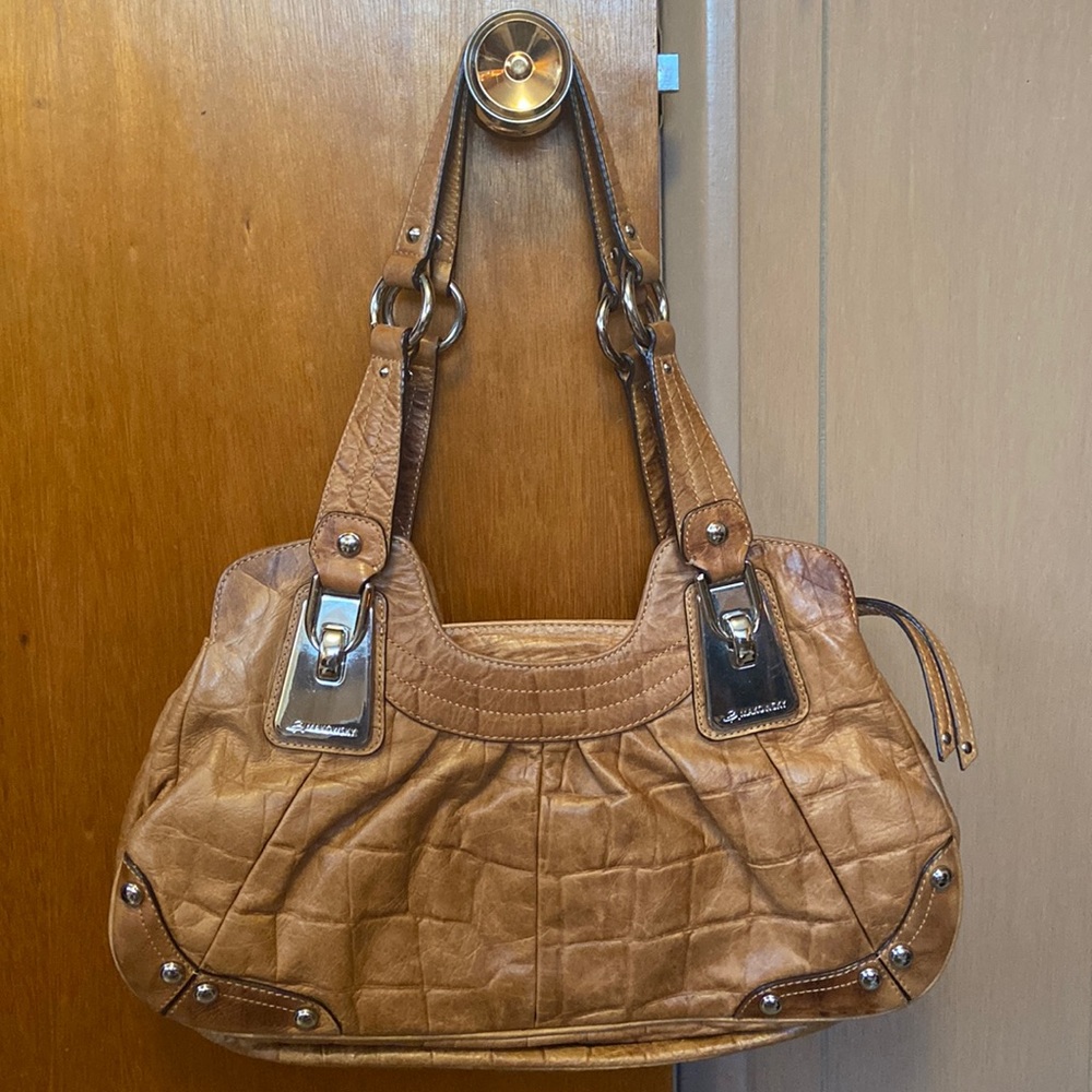 Tan leather B. Makowsky purse